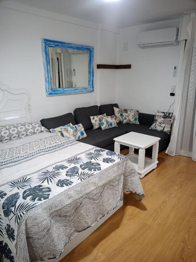 SWEET HOME BENALMADENA, Estudio con vistas al mar y excelente conexion wifi, Sea view con piscinas Habitación foto